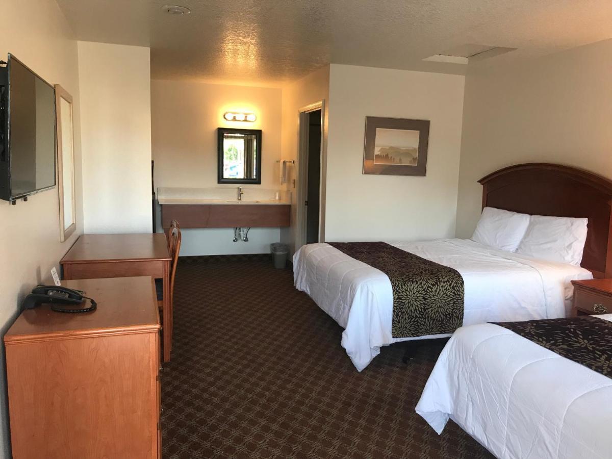 Woodburn Inn Extérieur photo