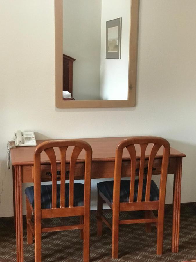 Woodburn Inn Extérieur photo