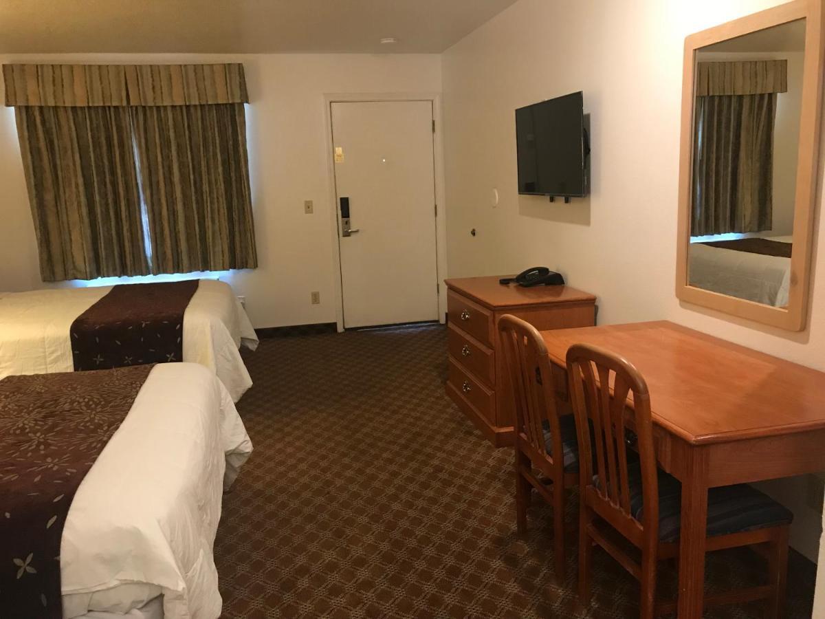 Woodburn Inn Extérieur photo
