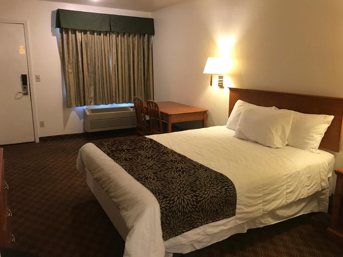 Woodburn Inn Extérieur photo