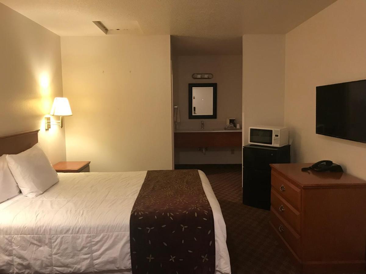 Woodburn Inn Extérieur photo