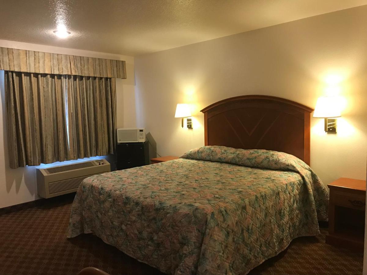 Woodburn Inn Extérieur photo