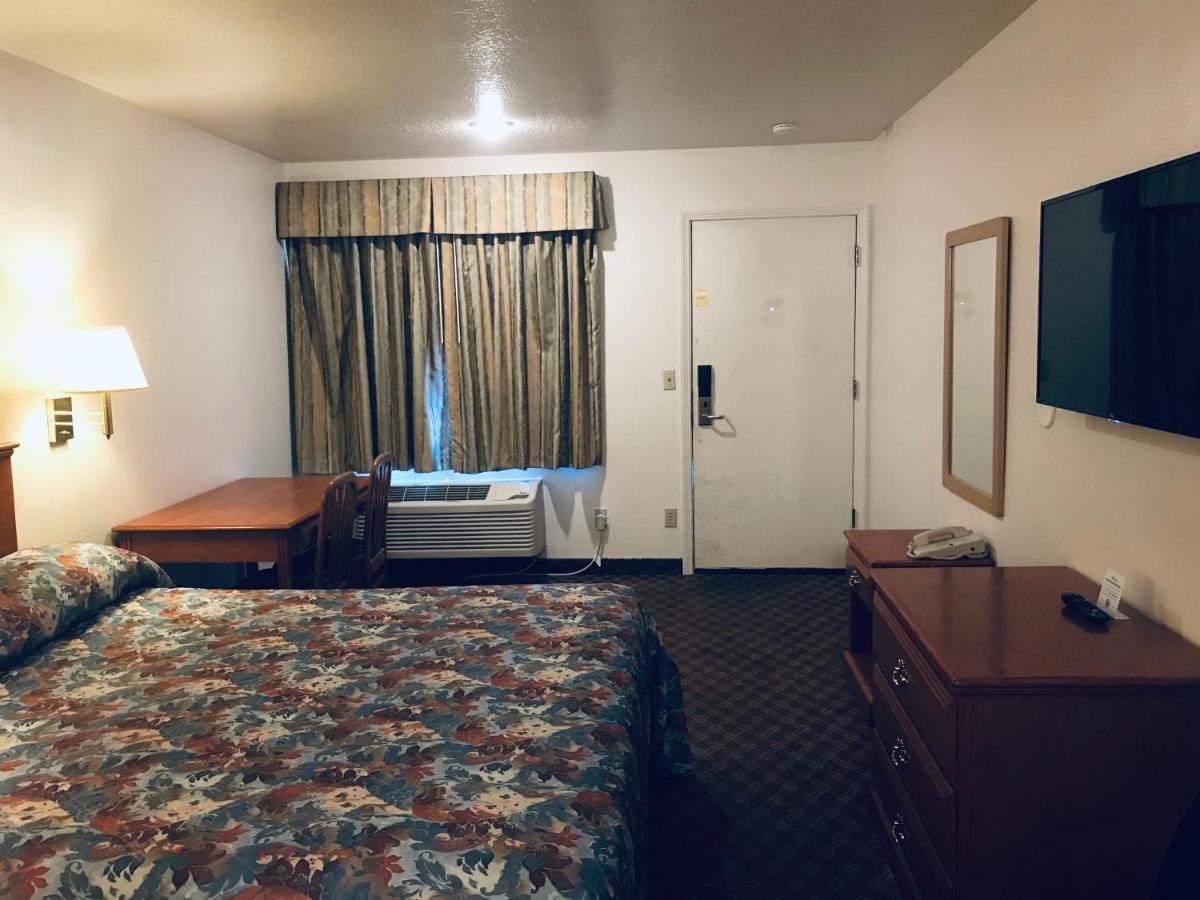 Woodburn Inn Extérieur photo