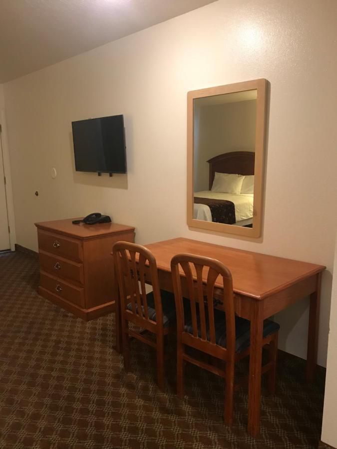 Woodburn Inn Extérieur photo