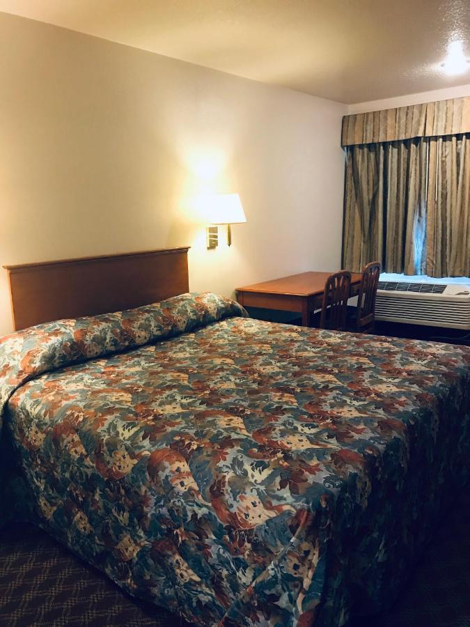Woodburn Inn Extérieur photo